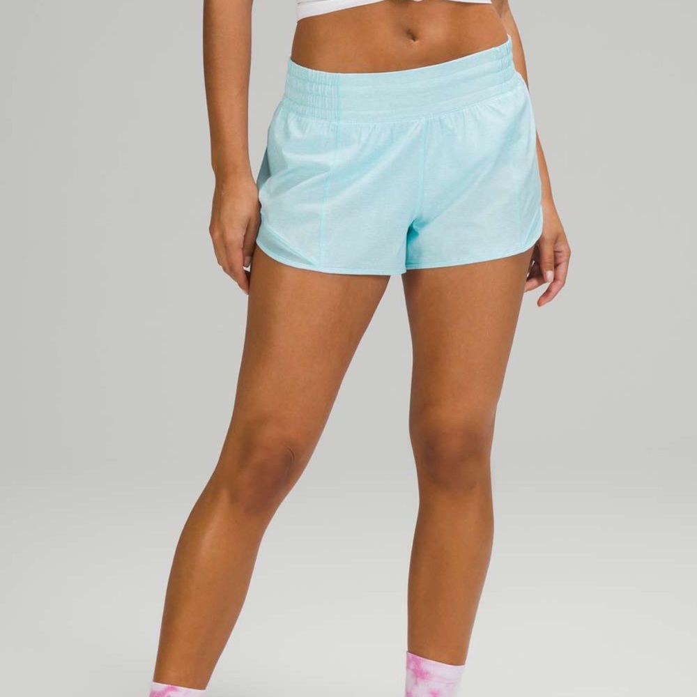 Lululemon Hotty Hot 2.5” High Rise Shorts